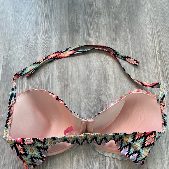 Victoria’s Secret Ikat get away halter 36DD bikini top - Picture 7 of 9